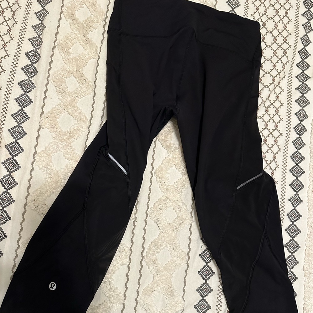 lululemon crop leggings with side mesh panel & pockets